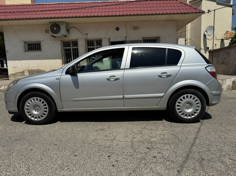 Opel Astra 2004