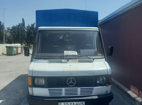 Mercedes 208 D 1989