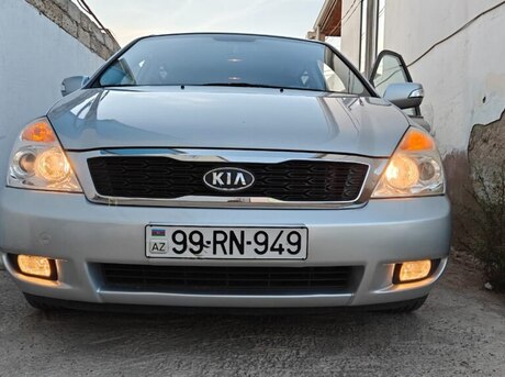 Kia Carnival 2010