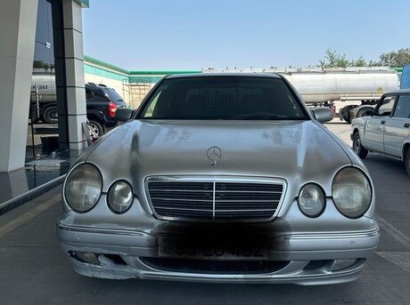 Mercedes E 220 d 2001