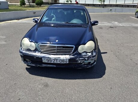 Mercedes C 200