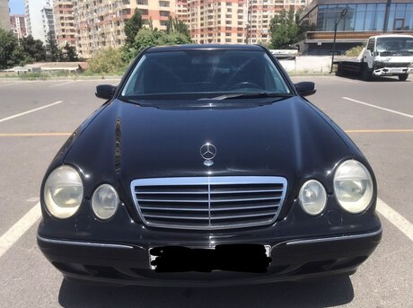 Mercedes E 220