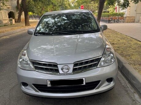 Nissan Tiida 2011