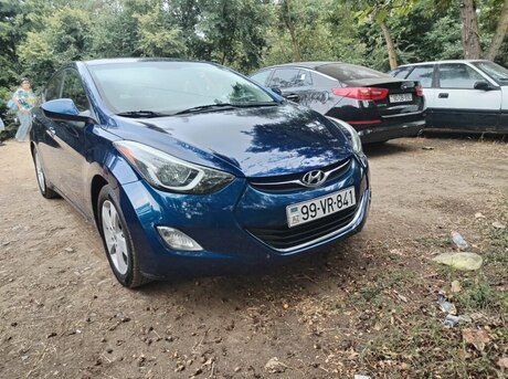 Hyundai Elantra 2012