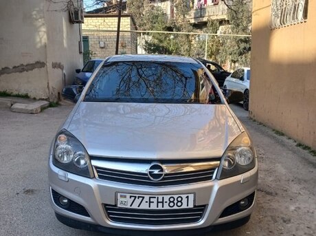 Opel Astra 2012