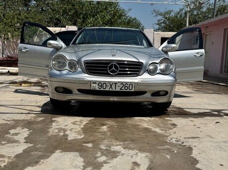 Mercedes C 240