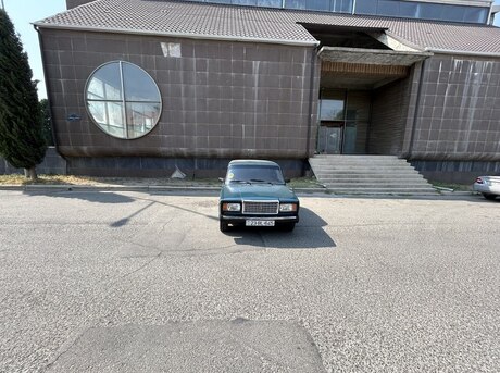 LADA (VAZ) 2107 2000