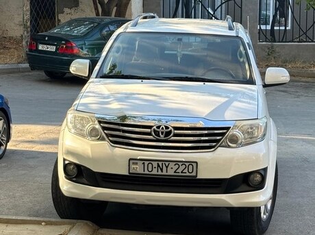 Toyota Fortuner 2013
