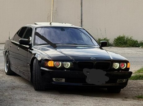 BMW 728