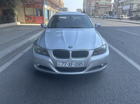 BMW 320 2010