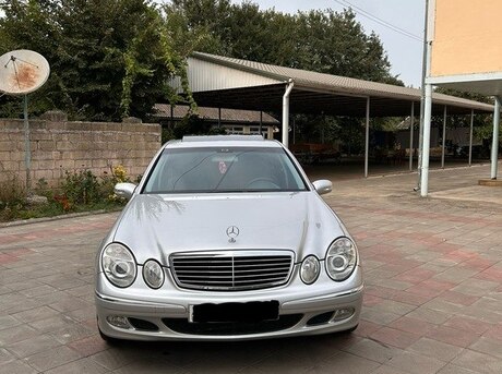 Mercedes E 240 2004