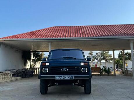 LADA (VAZ) Niva 2015