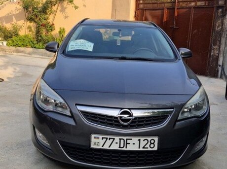 Opel Astra 2012