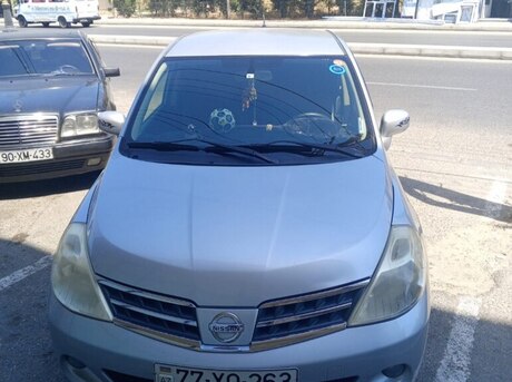 Nissan Tiida 2011
