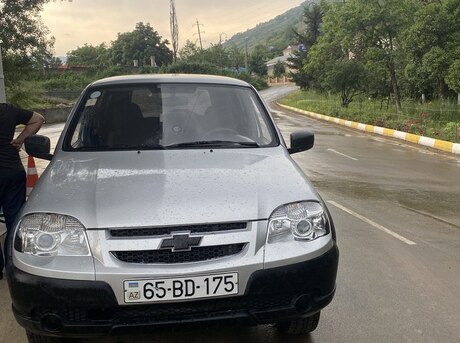 Chevrolet Niva 2012