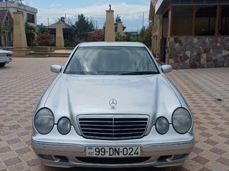 Mercedes E 240 2000