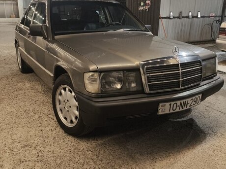 Mercedes 190 1988
