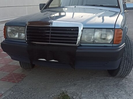 Mercedes 190 1990