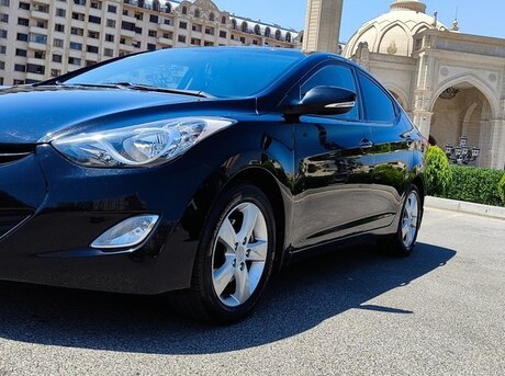 Hyundai Elantra 2012