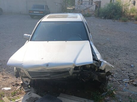 Mercedes C 180