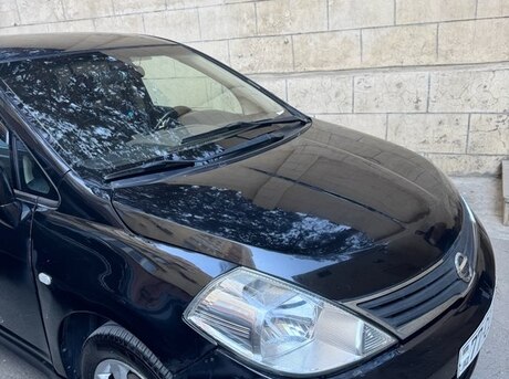 Nissan Tiida 2010