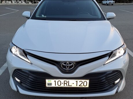 Toyota Camry 2019
