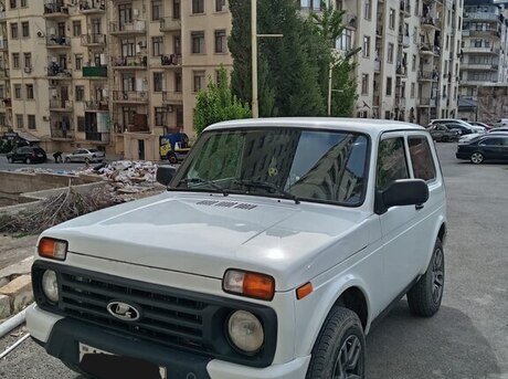 LADA (VAZ) Niva 2002