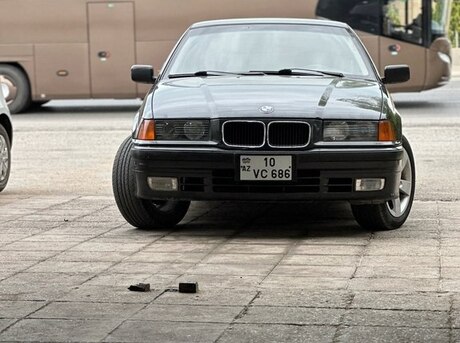 BMW 320 1992