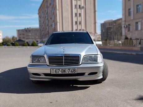 Mercedes C 240