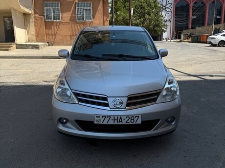 Nissan Tiida 2012
