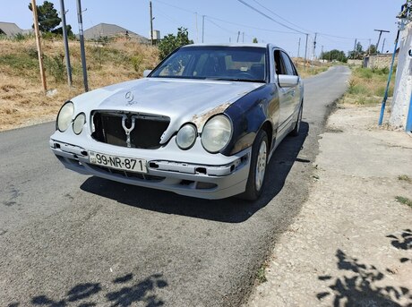Mercedes E 300 d 1998