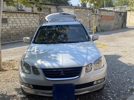 Mitsubishi Airtrek 2002