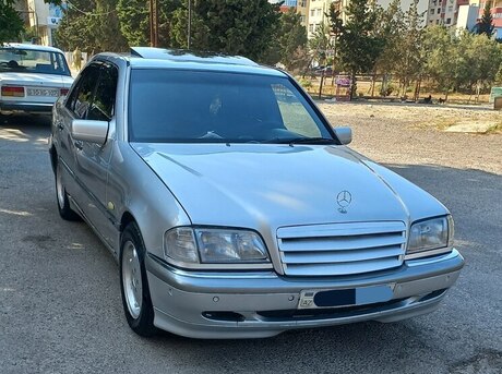 Mercedes C 240