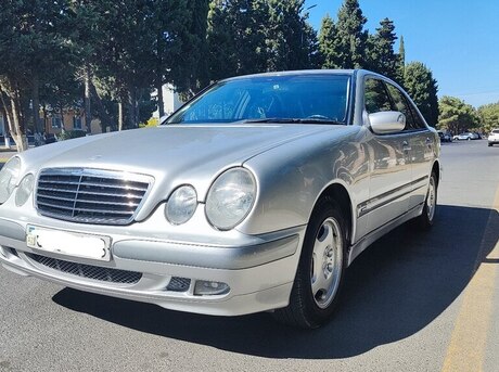 Mercedes E 220 d 2000