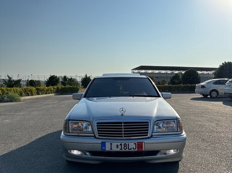 Mercedes C 280