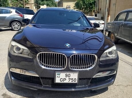 BMW 750