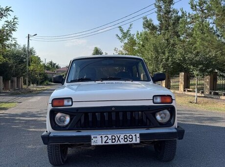 LADA (VAZ) Niva 2001