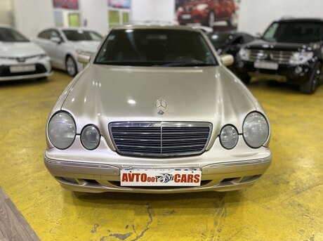 Mercedes E 200