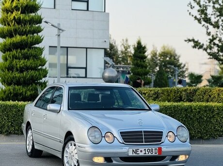 Mercedes E 240