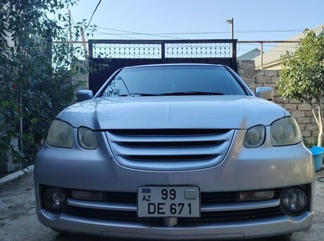 Mitsubishi Airtrek 2001