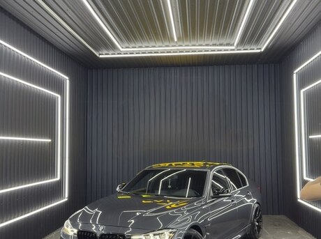 BMW 330 2017