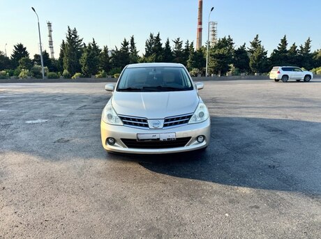 Nissan Tiida 2011