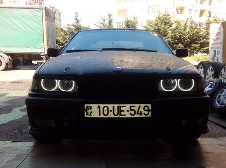 BMW 320 1992