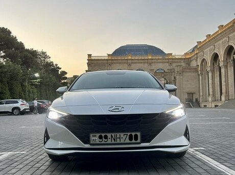 Hyundai Elantra 2022