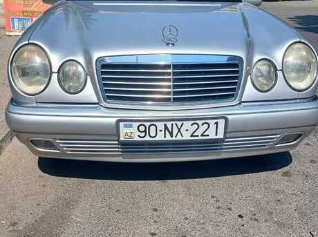 Mercedes E 240