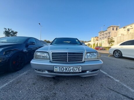 Mercedes C 240