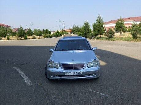 Mercedes C 230