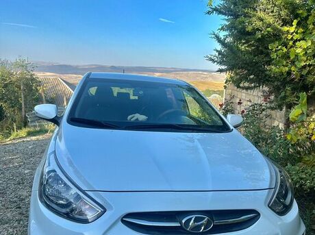 Hyundai Accent 2015