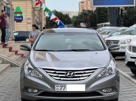 Hyundai Sonata 2010