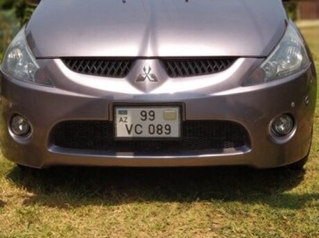 Mitsubishi Grandis 2003